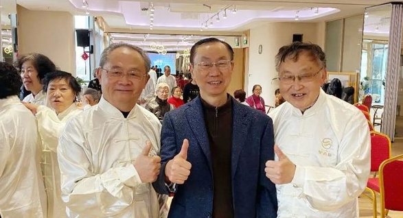 Image caption- Professor Shengdi Chen (middle) with Sino Taiji’s Parkinson's participants