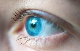 Researchers at University of Sheffield use microstereolithography and electrospinning to graft stem cells into blind person's eye 